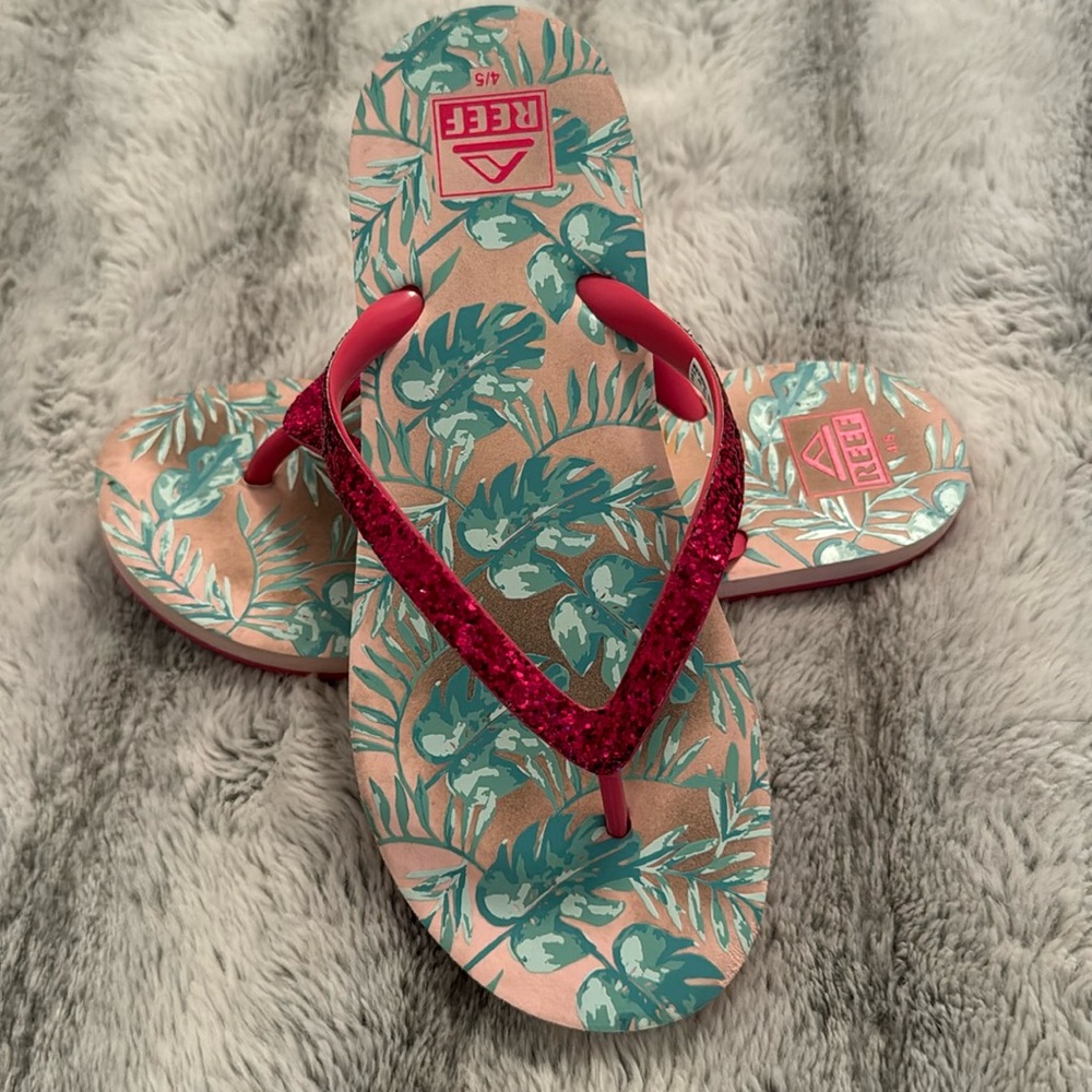 Girl's Pink Reef Flip Flops - Size 4/5
